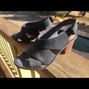 Clarks Sling Back Navy Suede Heels